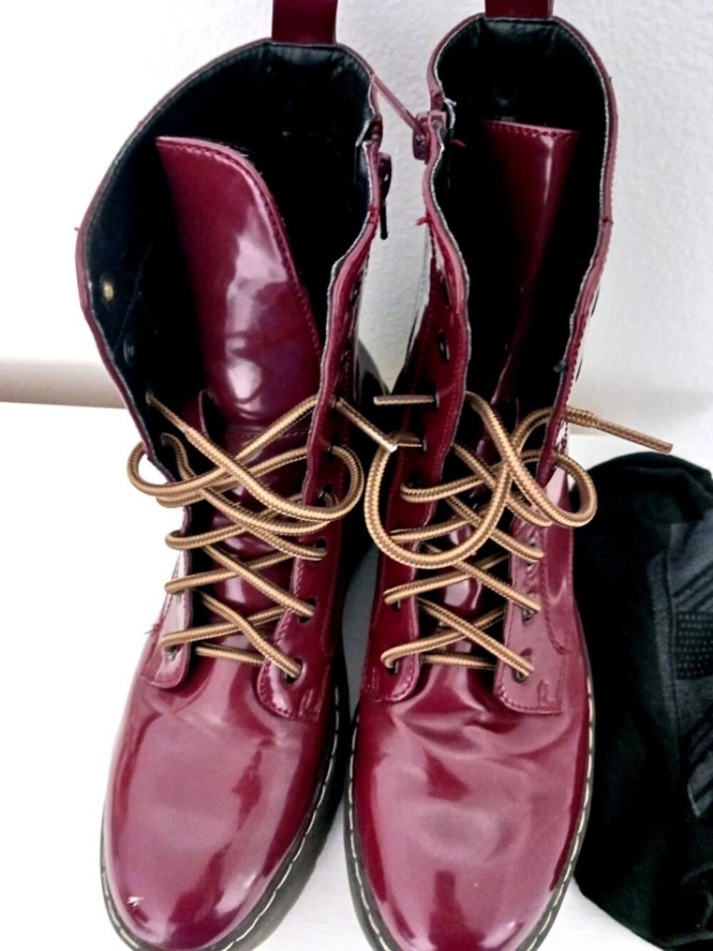 UnionBay Kiwi Chunky Leather Combat Boots Size 8.5 Waterproof Burgandy+Socks